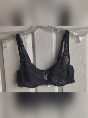 Victoria's Secret Black Lace Underwire Bra with Pink Bow